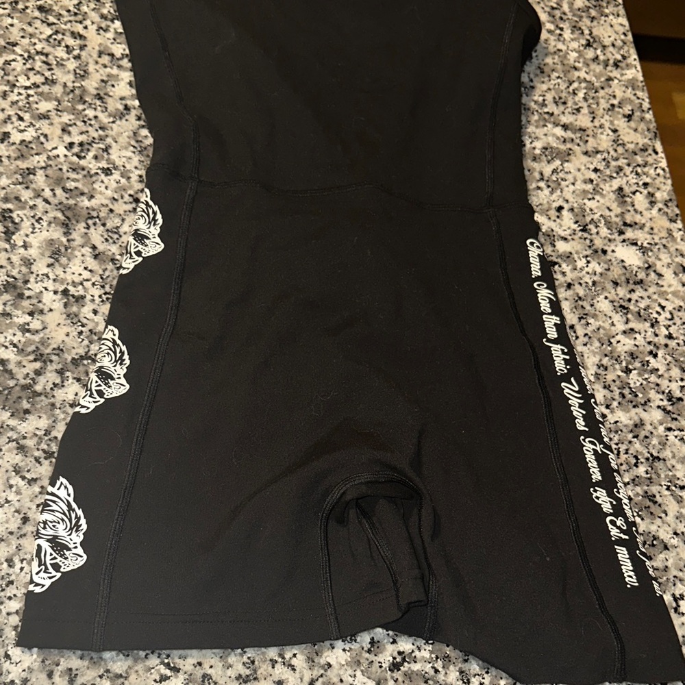 DARCSPORT romper - Picture 2 of 4